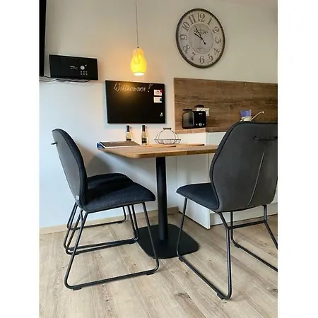 Semesterbostad Cosy With Terrace