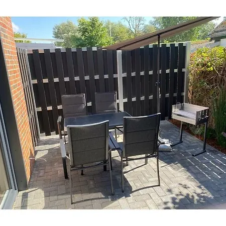 Semesterbostad Cosy With Terrace